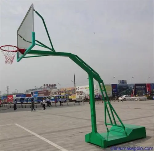 乌兹尔网球拍哪里出的